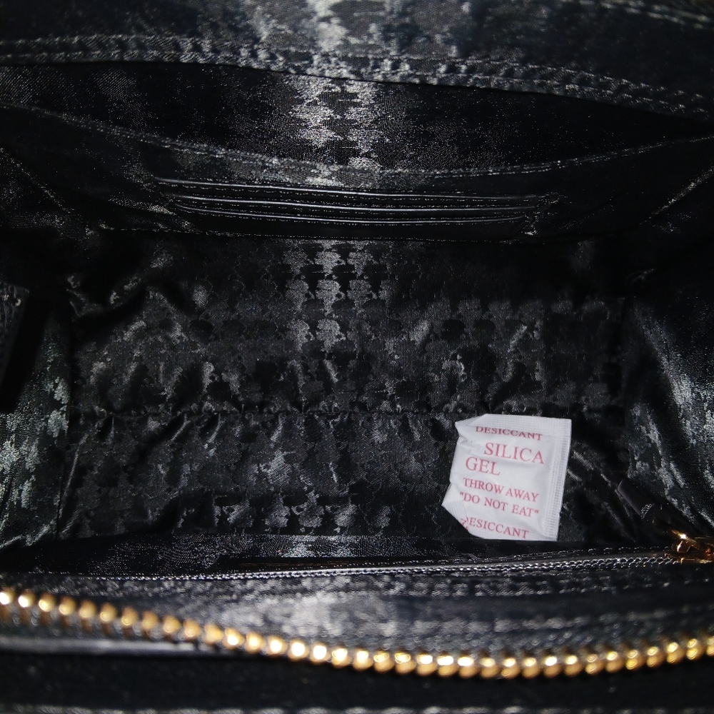 Karl Lagerfeld Maybelle Crossbody Satchel, Ikonik Paris Charms, Black, Gold - Picture 7 of 11
